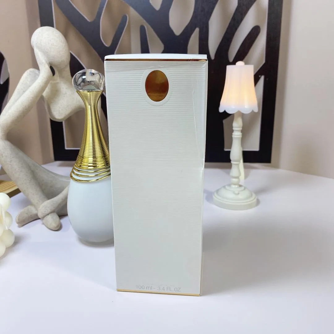 jasmine-musk-sandalwood-perfume-evening-unisex-meditation-lifestyle-shot jasmine-musk-sandalwood-perfume-evening-unisex-meditation-lifestyle-shot